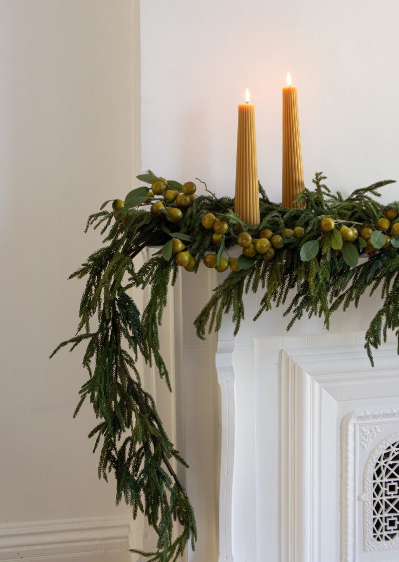 2 selliottphoto norfolkgarland pearbranches candles 3 2022