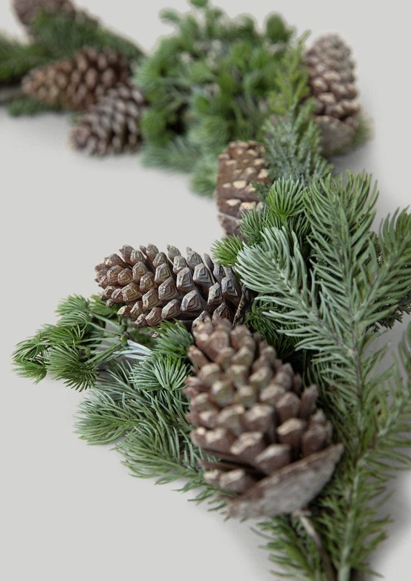 Pine Cone Spruce Holiday Garland