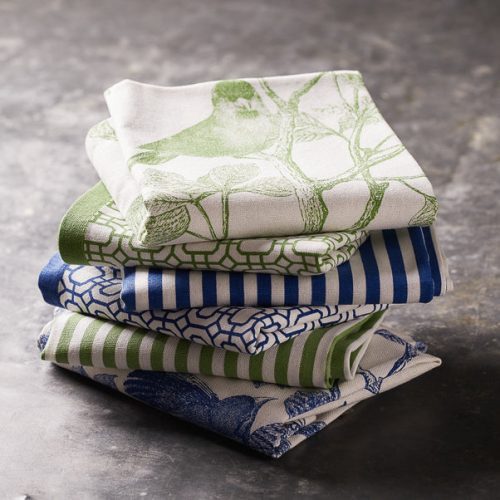 StackofgreenandbluedinnernapkinsSquare 35da35a1 84e8 482e 8b29 412d22155c5d